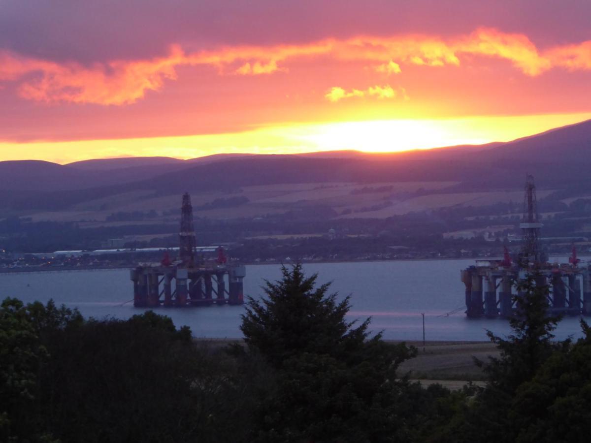 High Fields Bed & Breakfast Cromarty Bagian luar foto